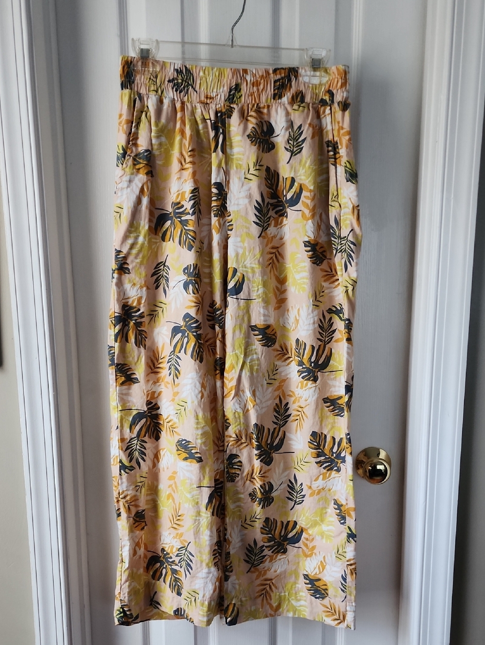 Nicole Miller Yellow & Peach Floral Pants Sz M